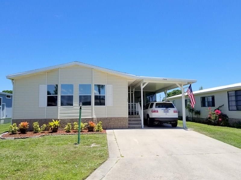 1st image of 706 Amaryllis Dr