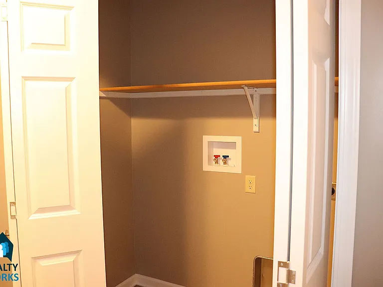 805 Charleston St — Photo 14