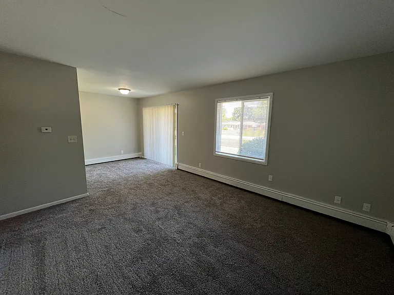 445 Shawmut Blvd NW — Photo 5