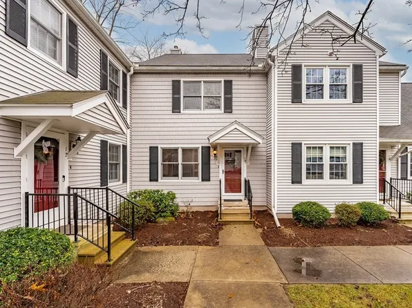 13 Shadow Brook Est, South Hadley, MA 01075