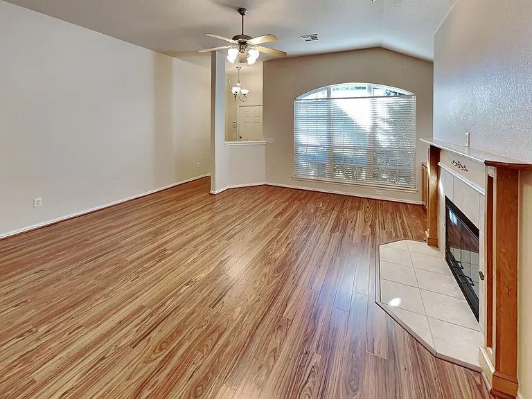21886 Pioneer Cir — Photo 5