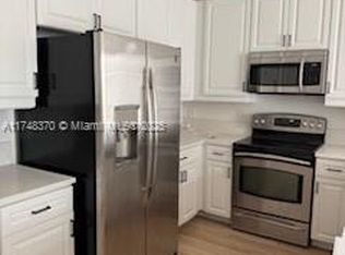 553 NW 39th Cir, Boca Raton, FL 33431