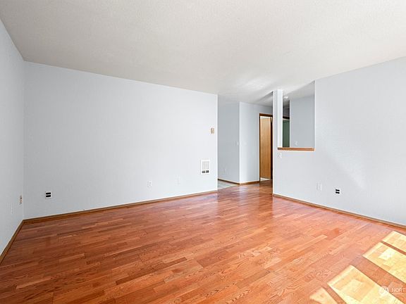 5th image of 20411 40th Avenue Ct E