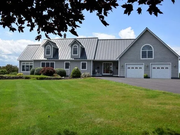 18 River Road, Madison, ME 04950