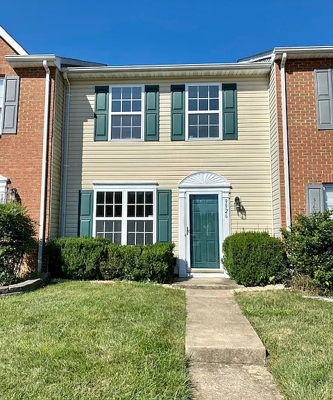 9926 W Midland Way — Photo 1