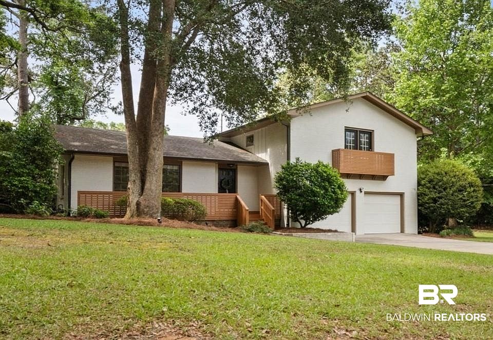 1st image of 652 Bellangee Ave