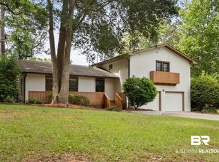 652 Bellangee Ave, Fairhope, AL 36532