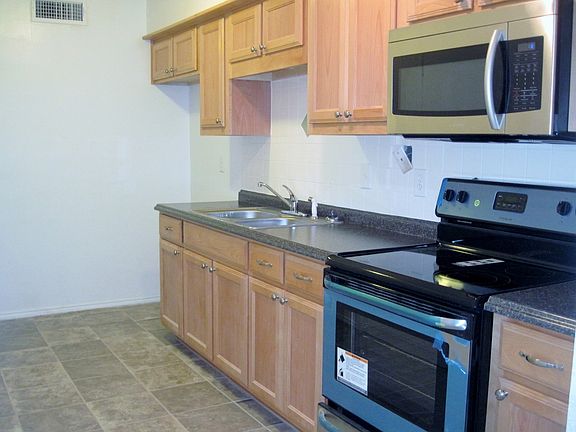 4th image of 630 Jefferson St E APT 6