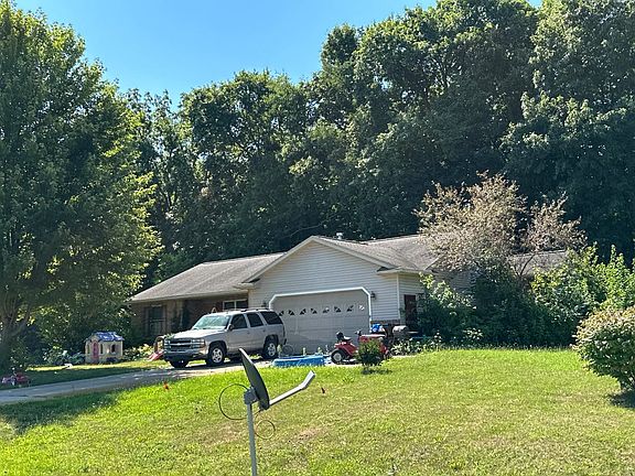 5th image of 3065 Hillview Dr