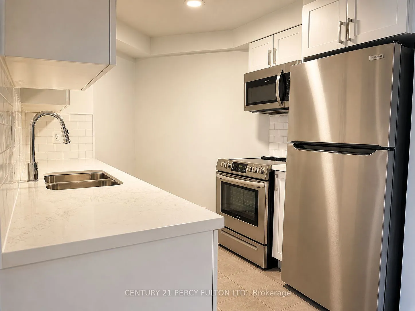 3 bed, $2,100 — Photo 4