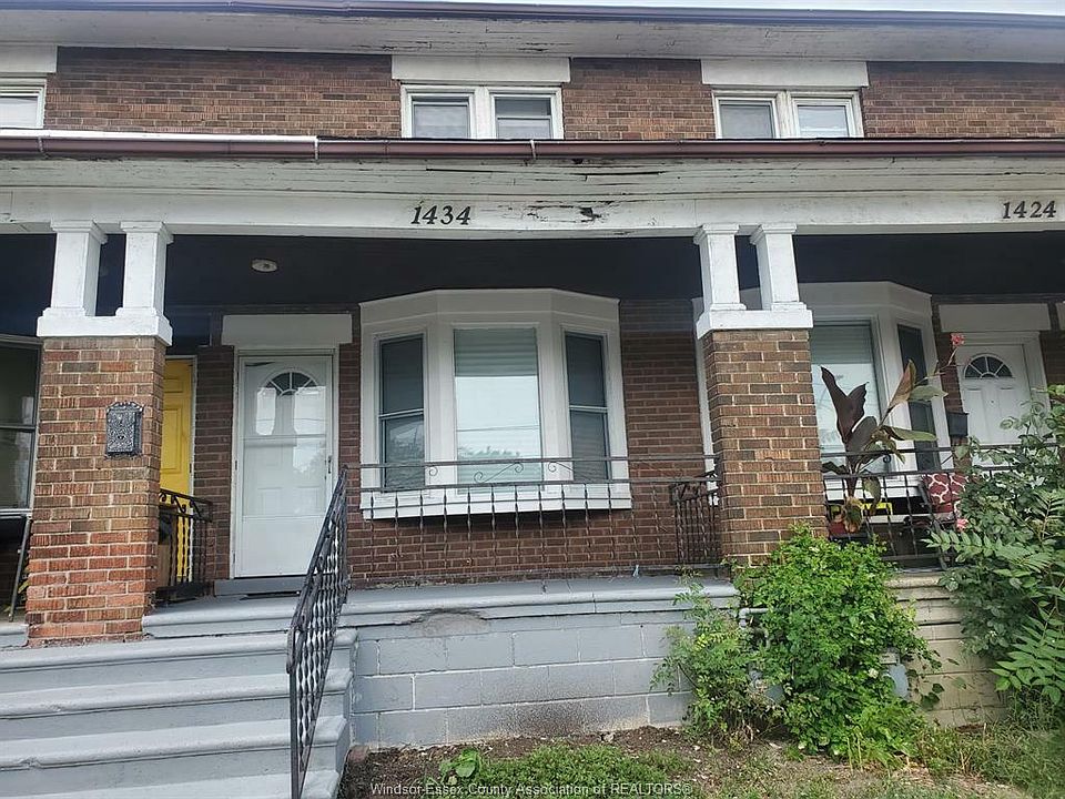 1st image of 1434 Wyandotte St W