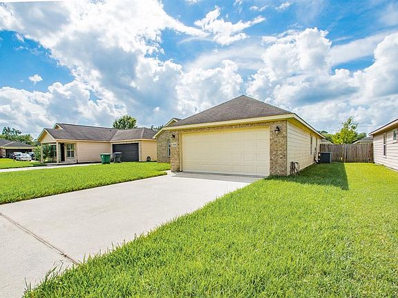 3rd image of 11826 Greenshire Dr