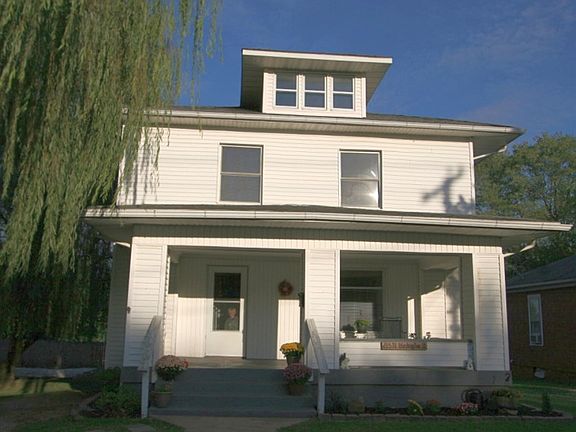2nd image of 215 N Washington St