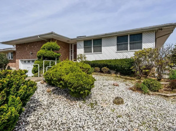 781 Allwyn Street, Baldwin, NY 11510