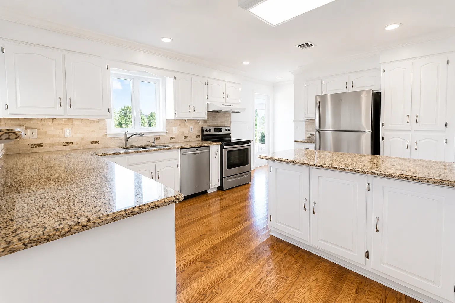 3 bed, 1614 sqft, $3,800 — Photo 3