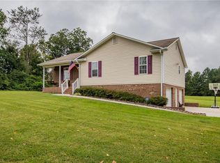 223 N 2nd St, Lexington, NC 27295