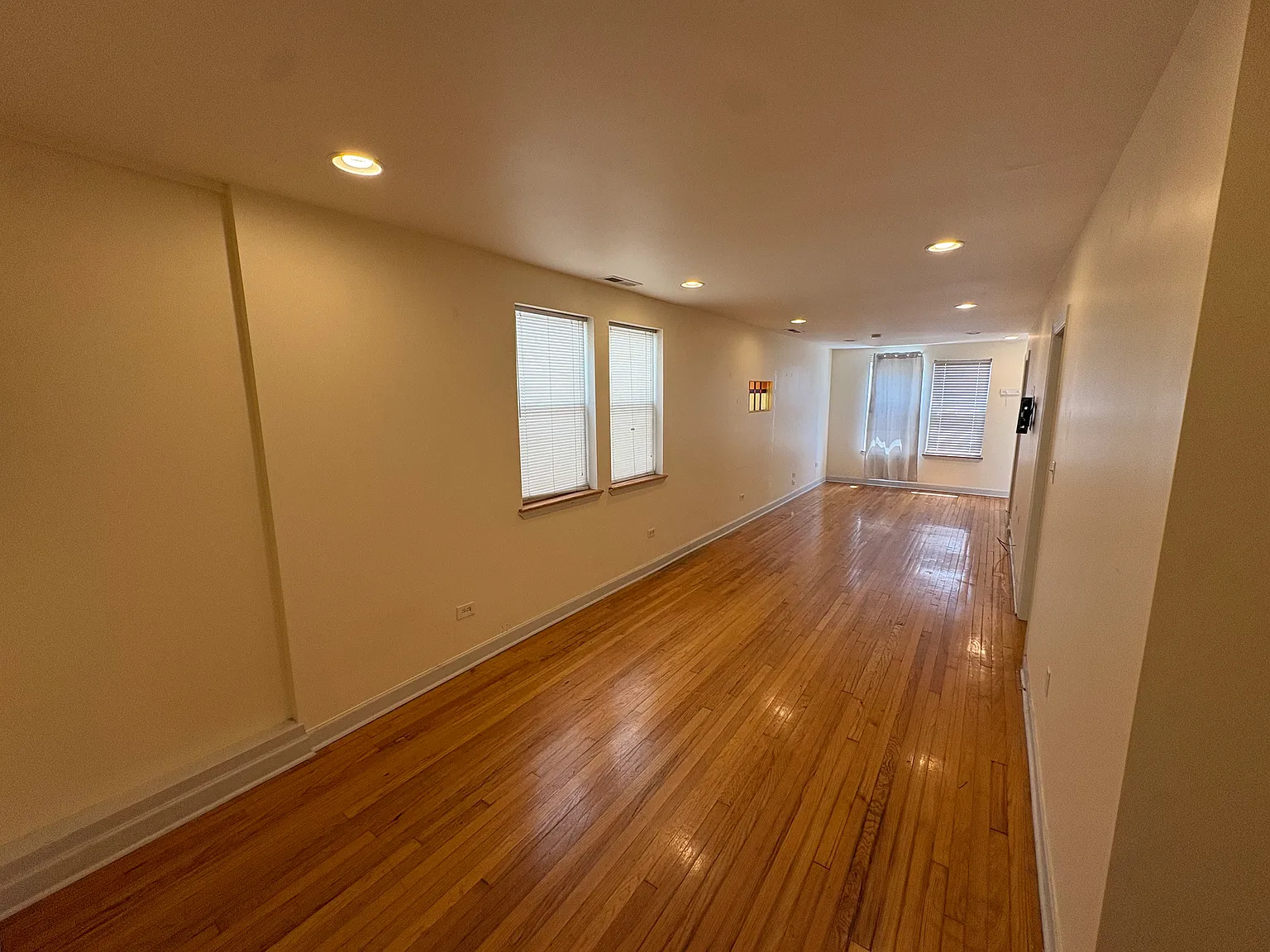2 bed, 1200 sqft, $2,295 — Photo 3