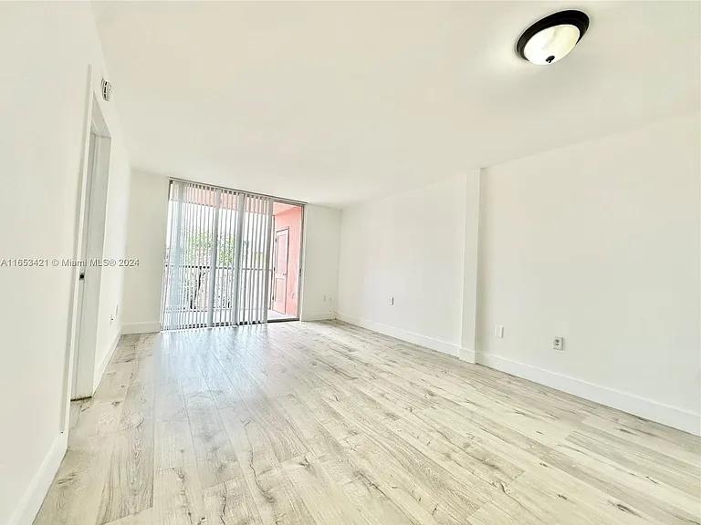 19751 SW 114th Ave #349 — Photo 8