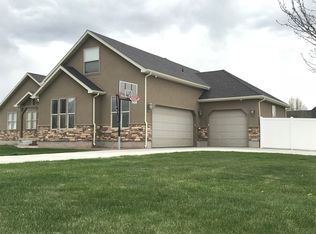 818 S 100 W, Mona, UT 84645