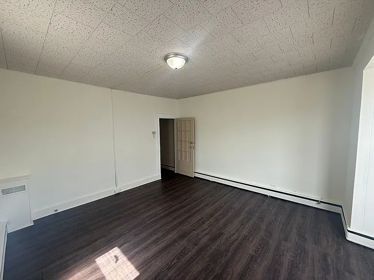 113 W Main St — Photo 5