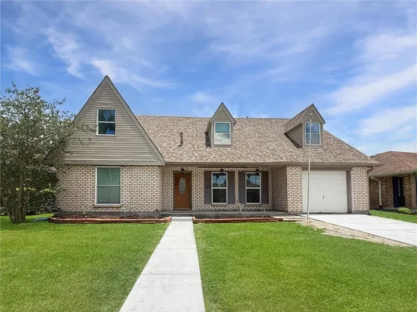 2733 W Friendship Dr, Harvey, LA 70058