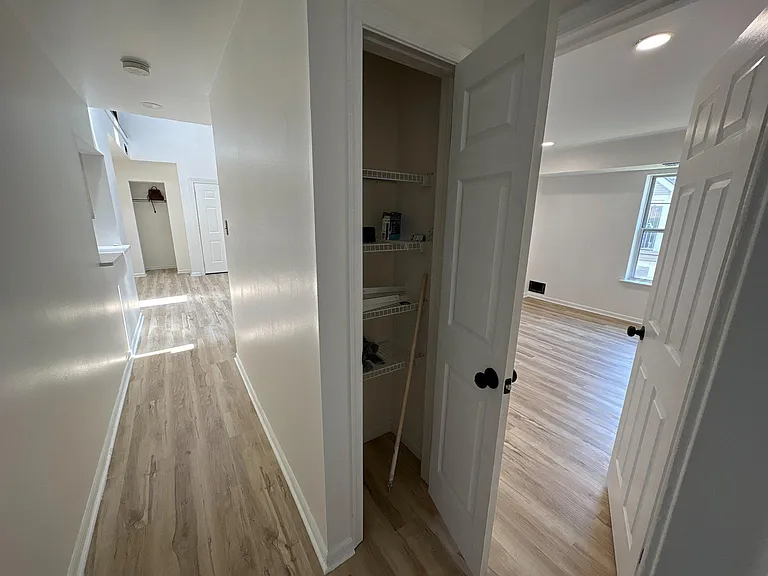 72304 Delaire Landing Rd #304 — Photo 43