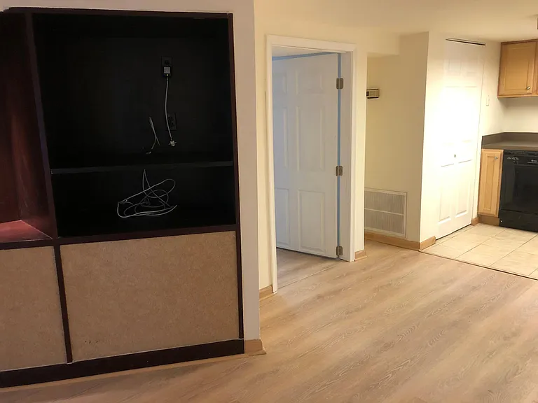 6212 Macarthur Blvd — Photo 14