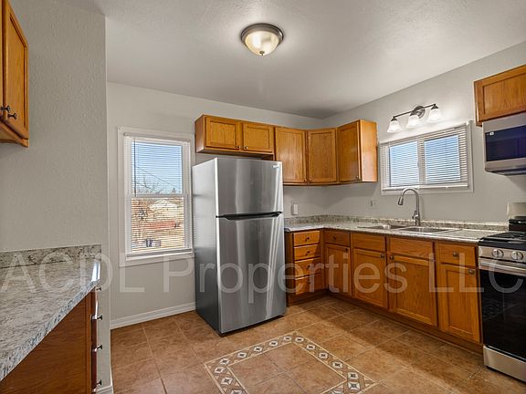 2nd image of 3400 W Lynndale Ave