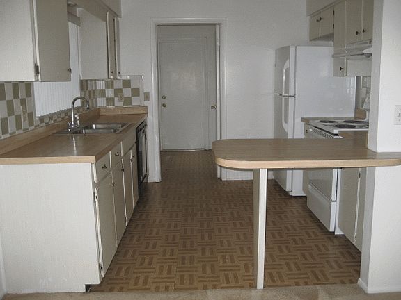 5th image of 632 Wilshire Dr