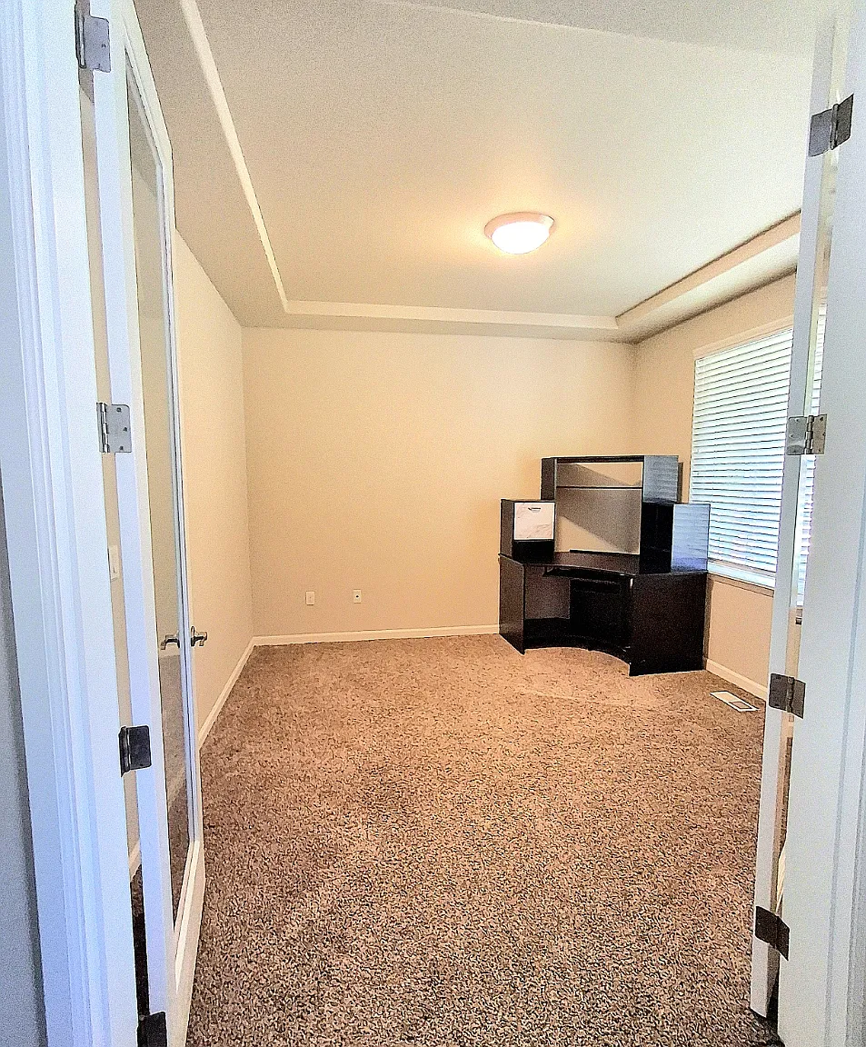 4 bed, 2.5 bath, 2967 sqft, $3,700 — Photo 3
