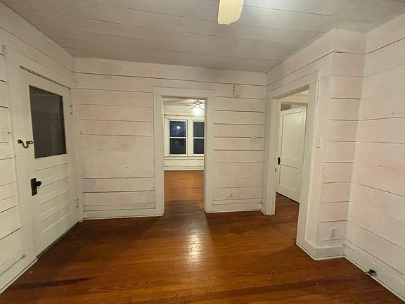 5th image of 1129 Cortlandt St #B