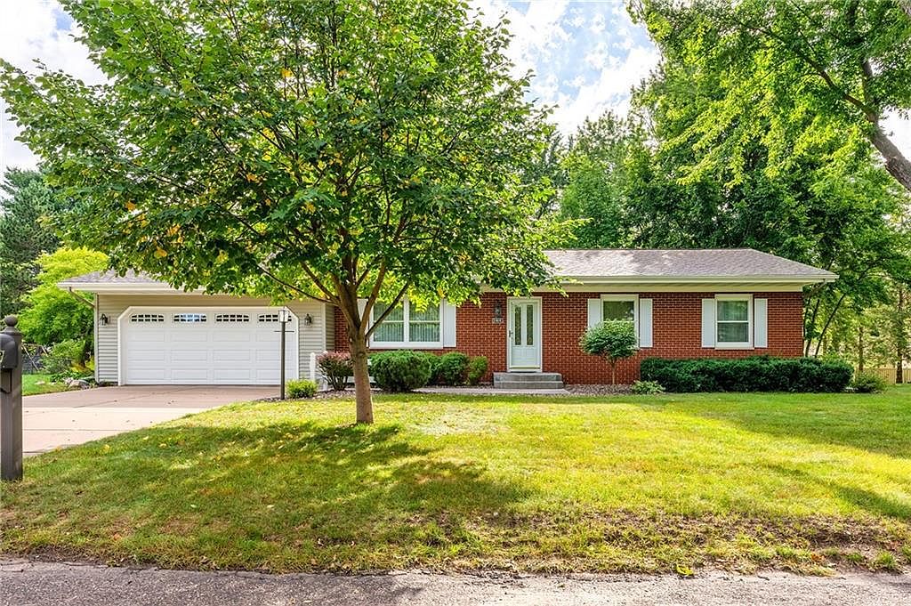 1213 Fox Run Drive, Chippewa Falls, WI 54729 Zillow