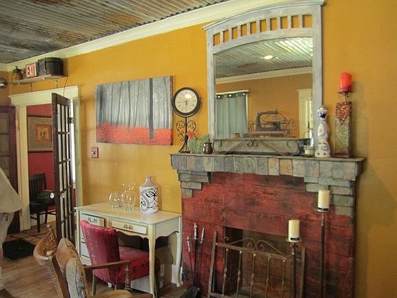 Great Entertaining Space!