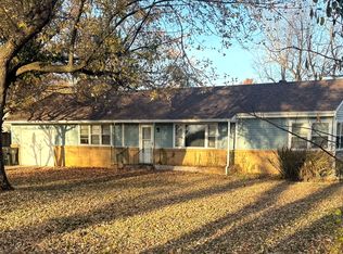 1713 S James Downey Rd, Independence, MO 64057