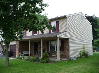 4883 Honeysuckle Blvd, Columbus, OH 43230