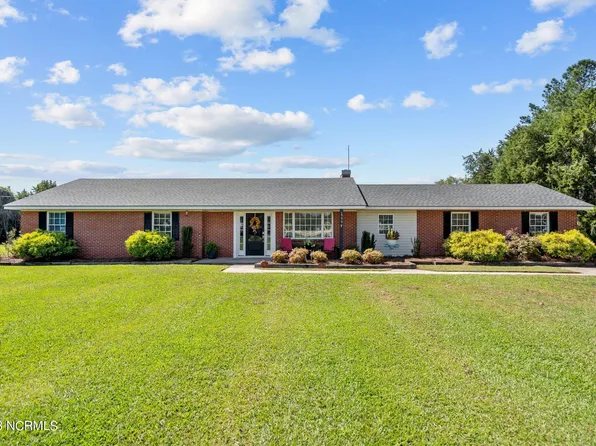 1555 N Norwood St, Wallace, NC 28466