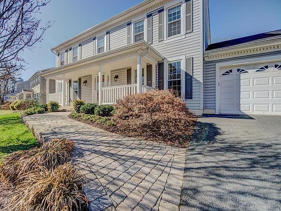 2nd image of 3132 Nestlewood Dr