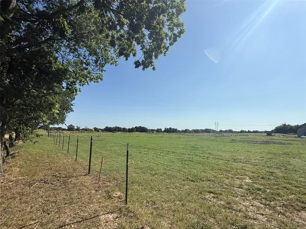 N Greenville St, Wolfe City, TX 75496