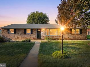 655 Skyview Dr, York, PA 17406