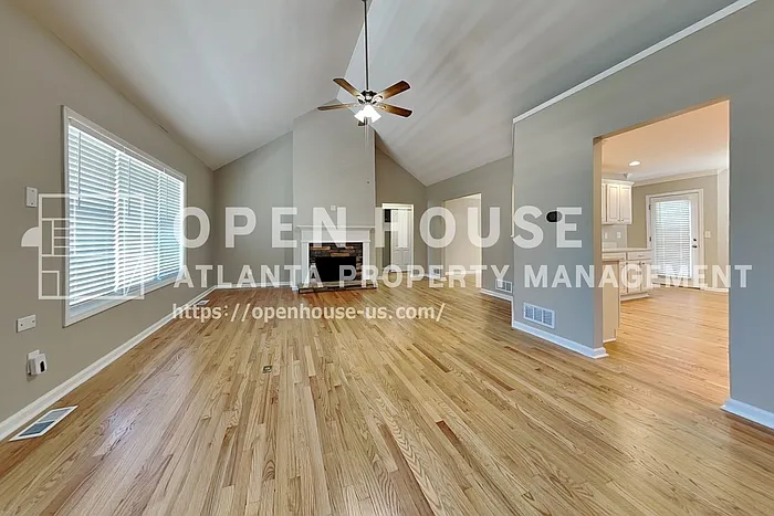 3 bed, 3.0 bath, 2507 sqft, $2,375 — Photo 3