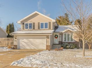 450 Peace Ave NW, Cedar Rapids, IA 52405