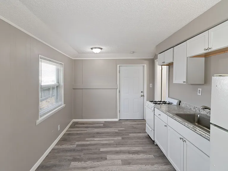 24311 Plymouth Rd — Photo 3