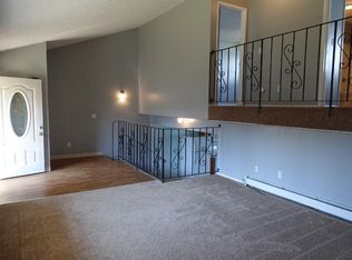 248 Zappa Pl APT B, Anchorage, AK 99504