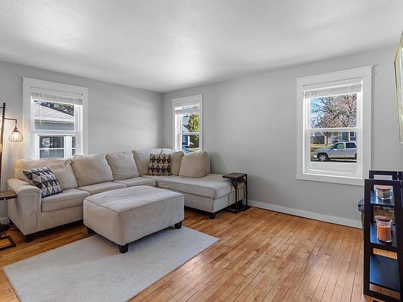 4th image of 321 Clarence Street