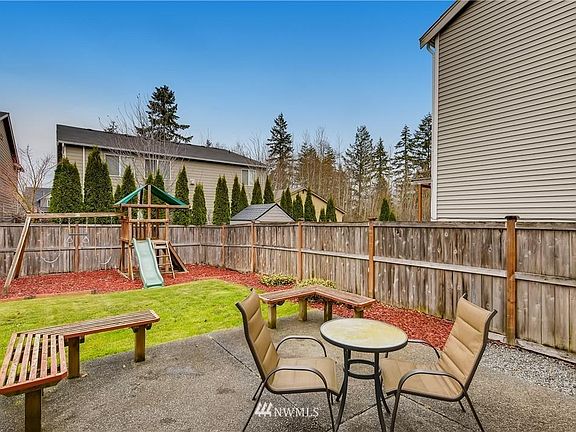 3rd image of 1819 190th Street Ct E