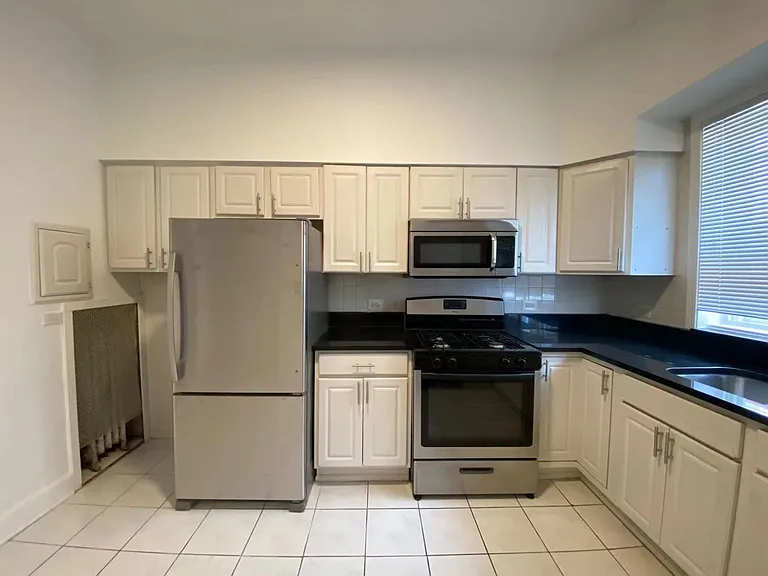 1239 Emerson St #2 — Photo 8