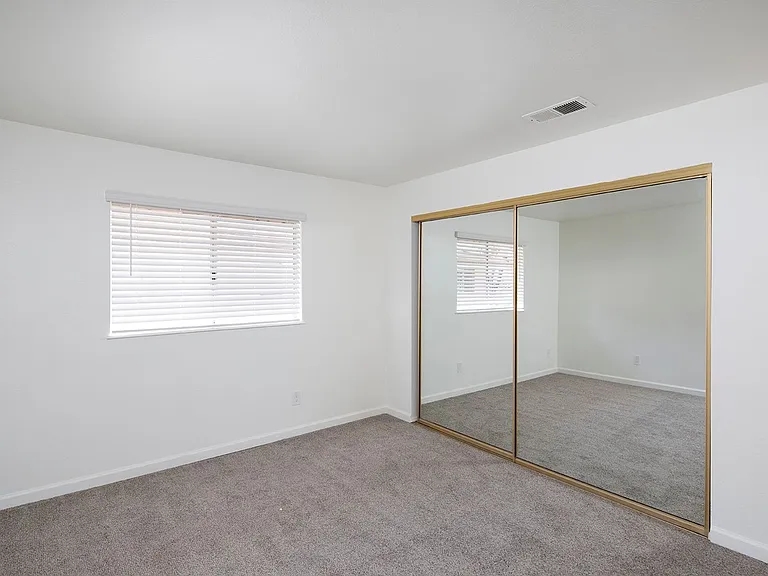 Bonita Heights Apartments — Photo 26
