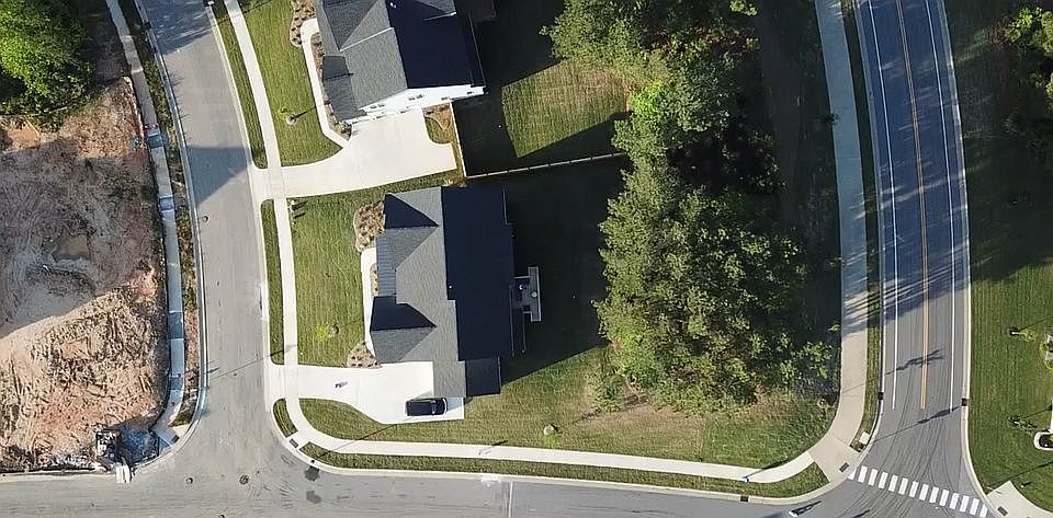 2nd image of 2755 Manors Edge Dr