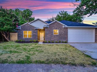 4745 Hollow Tree Dr, Arlington, TX 76018