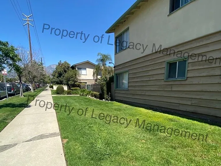 850 N Campus Ave #C — Photo 5